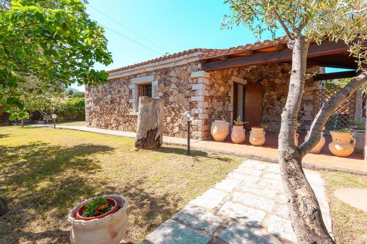 B&B Pettirosso Garden San Teodoro  Exterior photo